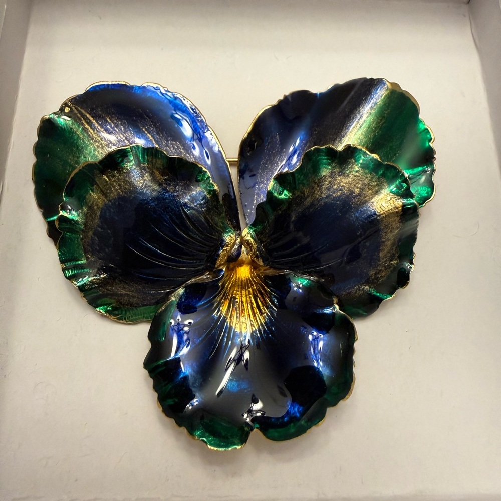 EUC Vintage Russian Imperial Pansy Flower Gold Enamel Brooch